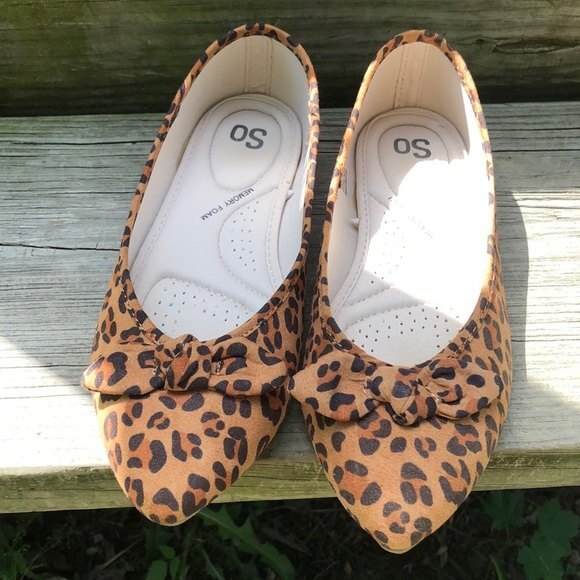 SO memory foam flats with leopard and a bow on front size 8 - Picture 1 of 6